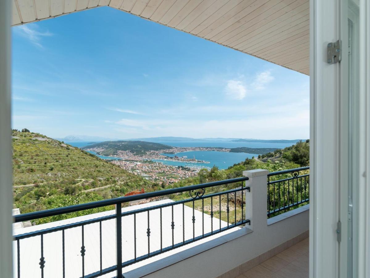 Scenic Sea View,Three Bedroom Villa With Pool Trogir Buitenkant foto