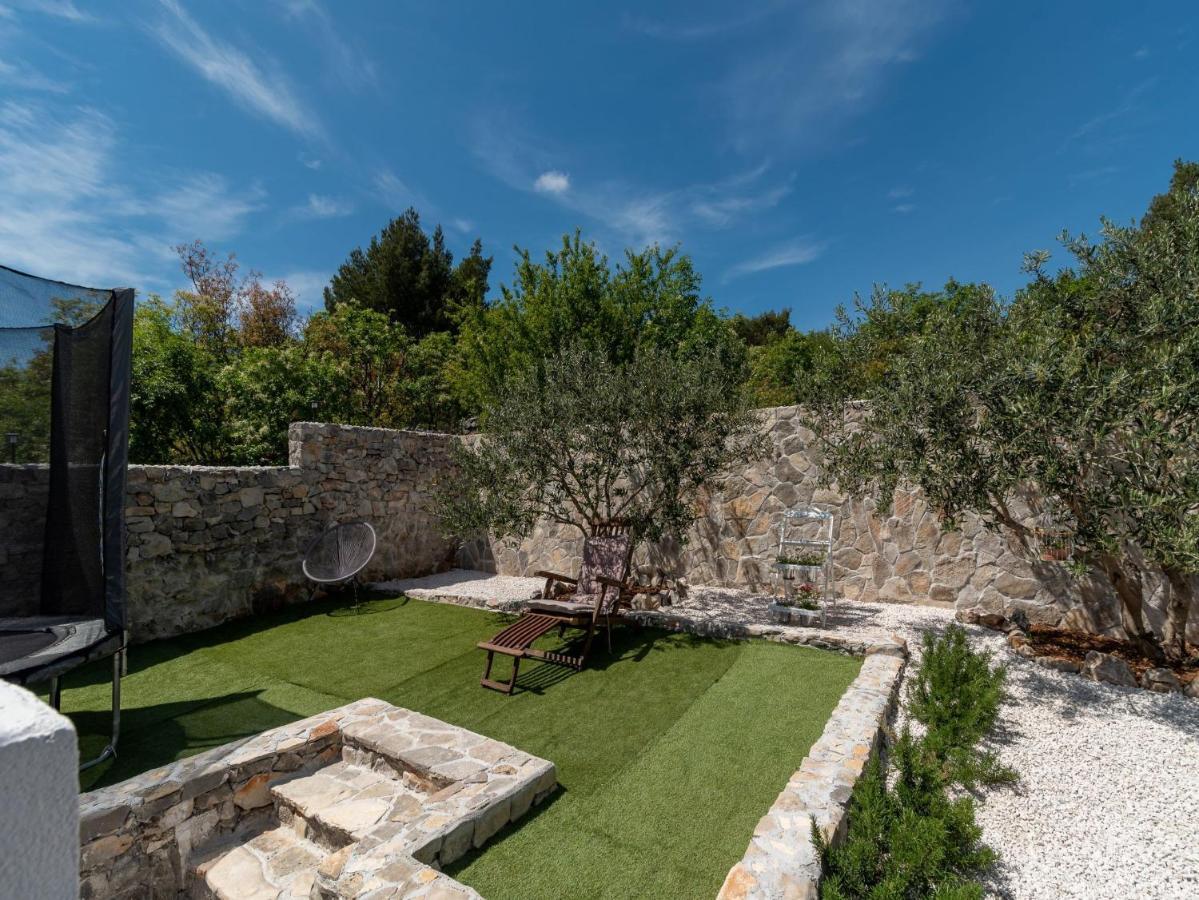 Scenic Sea View,Three Bedroom Villa With Pool Trogir Buitenkant foto