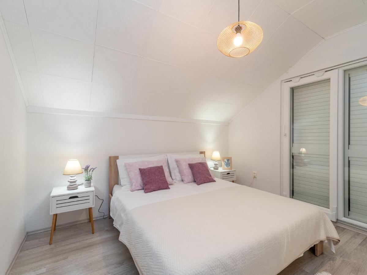 Scenic Sea View,Three Bedroom Villa With Pool Trogir Buitenkant foto