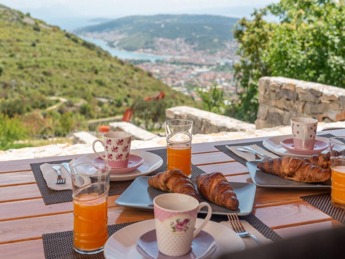 Scenic Sea View,Three Bedroom Villa With Pool Trogir Buitenkant foto